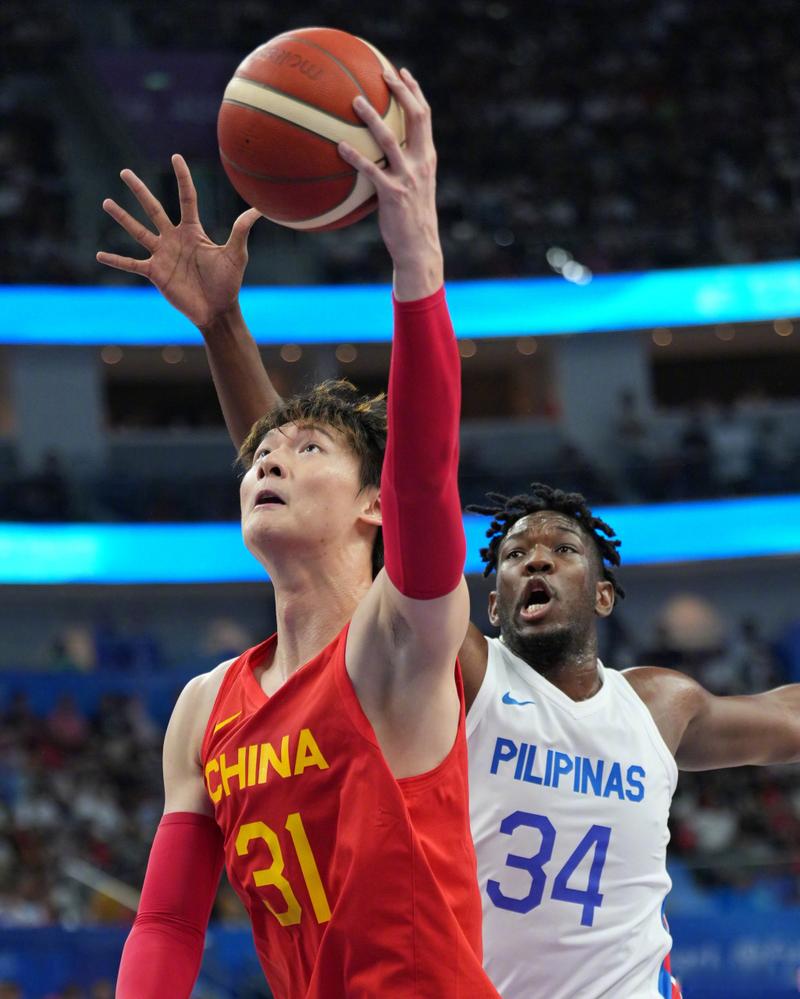 中国男篮不敌菲律宾的相关图片